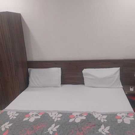 Hotel Rovers Inn Amritszár Szoba fotó