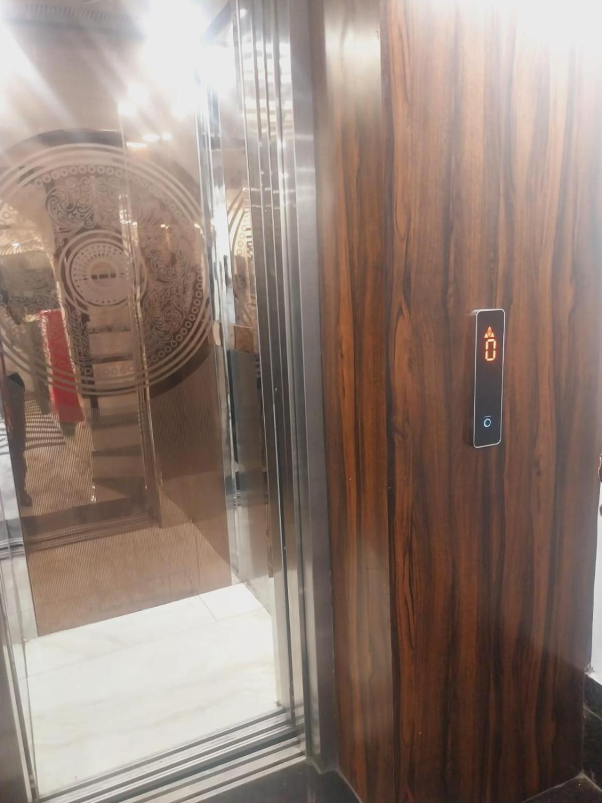 Hotel Rovers Inn Amritszár Kültér fotó
